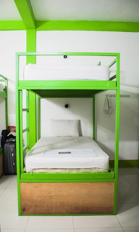 Top Banana Guesthouse & Rooftop Bar Phnom-Penh Buitenkant foto