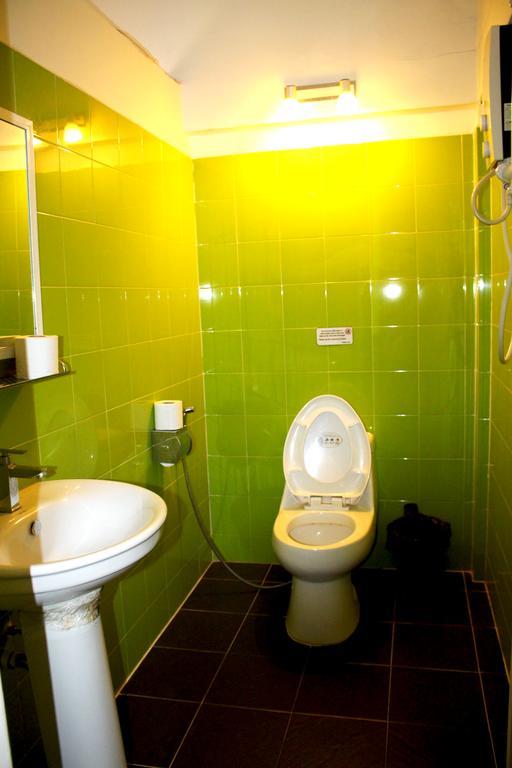 Top Banana Guesthouse & Rooftop Bar Phnom-Penh Buitenkant foto