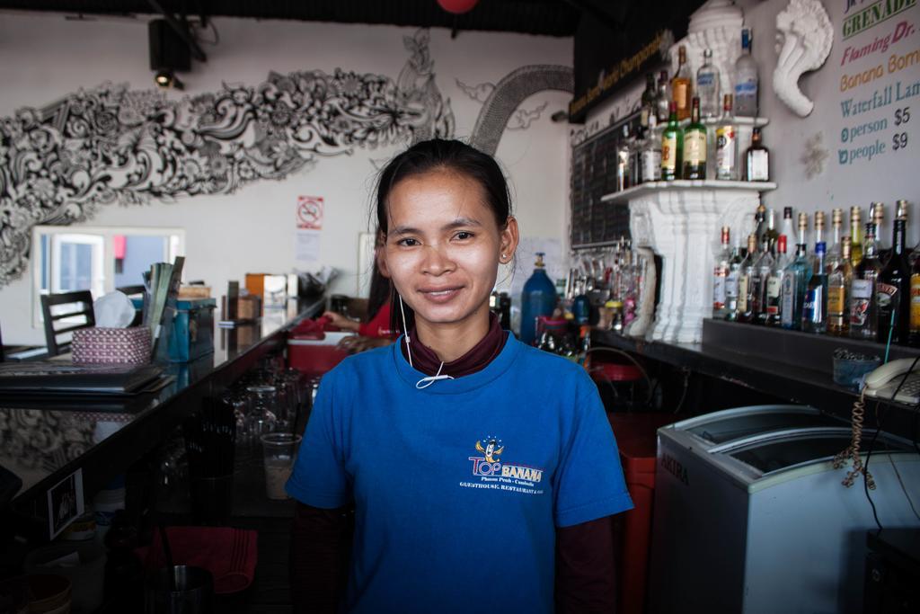Top Banana Guesthouse & Rooftop Bar Phnom-Penh Buitenkant foto