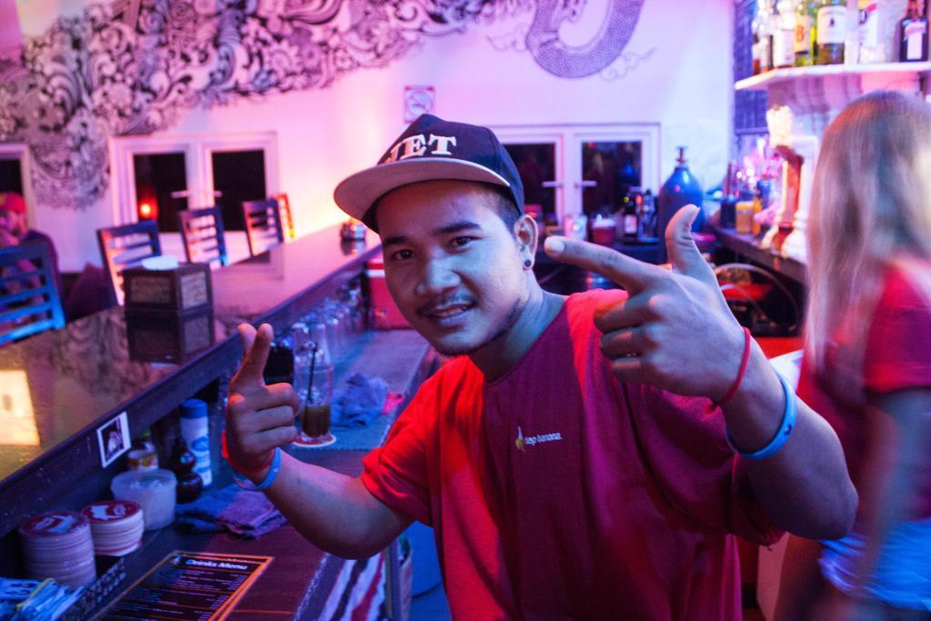 Top Banana Guesthouse & Rooftop Bar Phnom-Penh Buitenkant foto